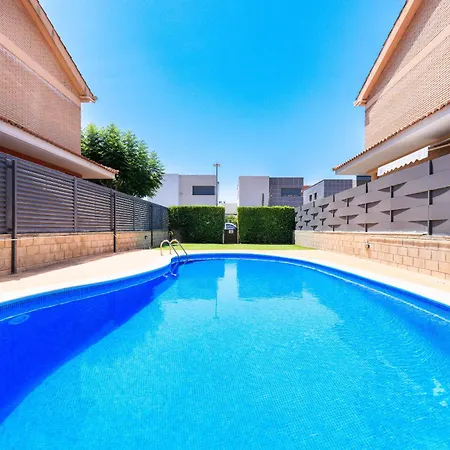 Moli - Jardin I Piscina بيت للعطل